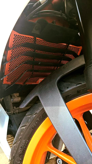 Rc390 Radiator Guard Radiator Guard for KTM RC 200/ RC390/ Duke 390 (Old) – CARBON RACING