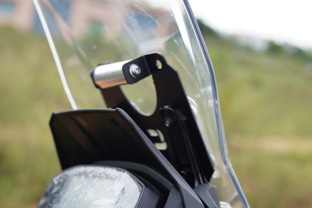 Windshield Height Extender + Integrated GPS Mount - V-Strom 250 SX